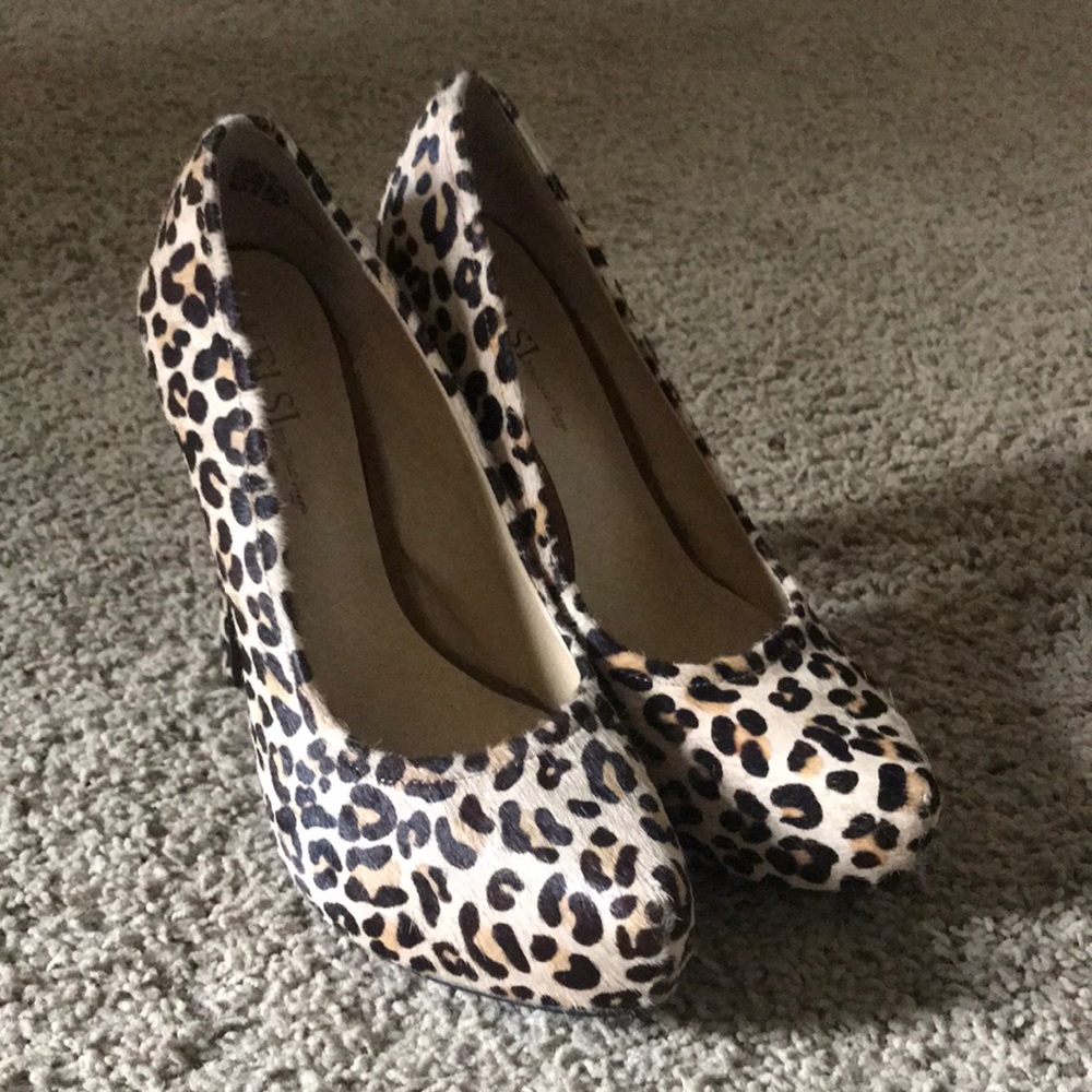 Leopard Platform Pumps